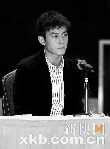 陈冠希道歉欠90度鞠躬