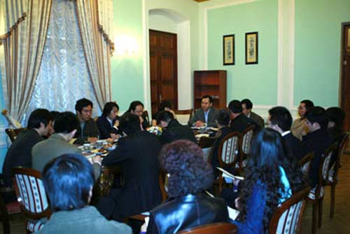 中国驻乌克兰大使馆与留学生等座谈拉萨事件