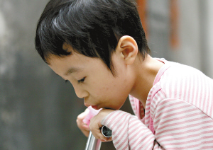 受害<em>女童</em>夜夜<em>尿床</em>_新闻中心_新浪网
