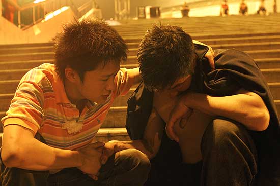 记者讲述志愿者的感人故事