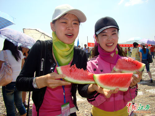 西北干旱贫困山区从石头缝里走出一条小康大道