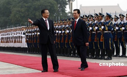 温家宝会见越南总理希望尽快解决陆地边界勘界
