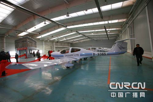 中国民航大学接收首批DA40飞行训练飞机