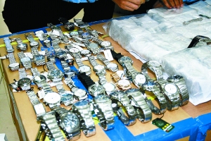 广州海关破获涉案金额2.6亿元走私钟表案(图)_新闻中心_新浪网