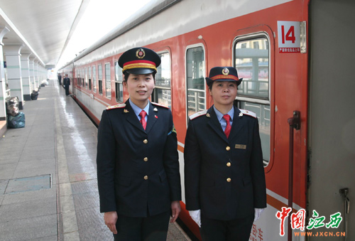 鹰潭至广州东2093\/4次列车绿色变红色