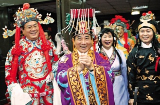 王金平今访欧见教宗 妆扮成玉皇大帝