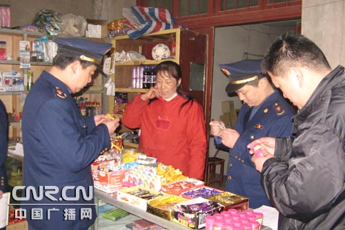 学校陆续开学武汉工商节后严查市场确保安全