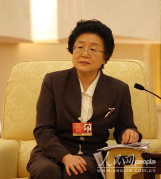 魏丽惠代表呼吁实现台湾籍学生国民待遇