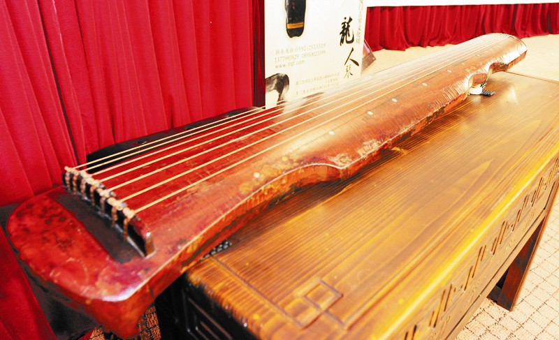 千年古琴九霄环佩与市民见面 亲历唐玄宗退位