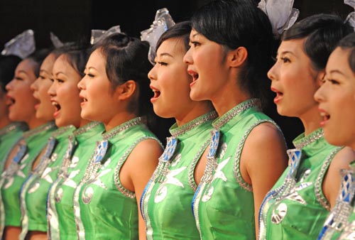 宜都4万青少年唱响红色经典歌曲(组图)