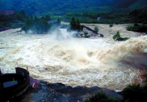 湖北暴雨4人死6失踪