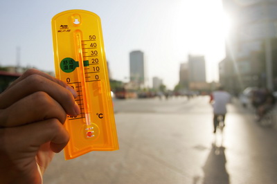 热热热 市民热盼空调公交车