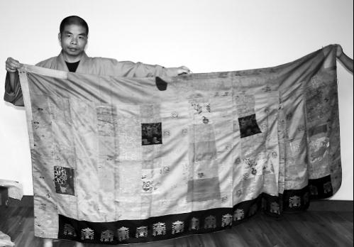 宁德华严寺明代云锦袈裟价值千万元