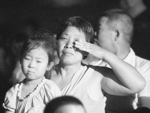 农民电影展 村民评委感动落泪