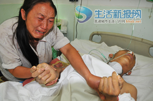 突遭四男脚踹棒打 三轮车夫重伤昏迷_新闻中心_新浪网