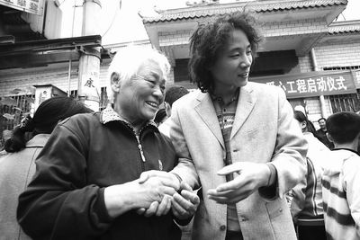 石佛农民拜师学艺