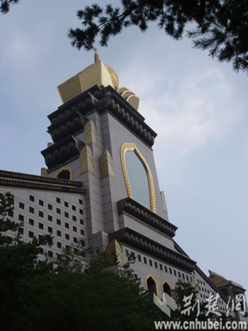 裴高才：中西合璧台中寺——荆楚作家台海纪行（7）（图）