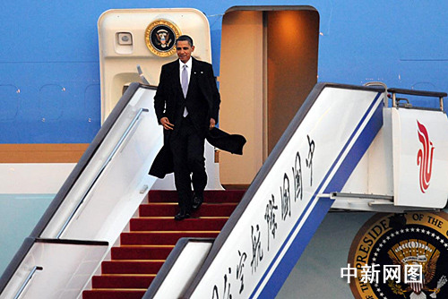 美国总统奥巴马飞抵北京习近平前往机场迎接