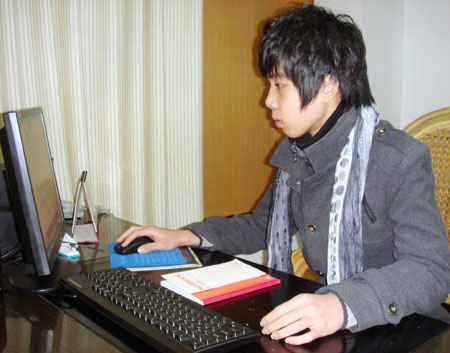 南平:中学生把魔兽游戏写成小说中学生,小说