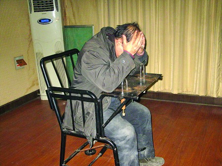 《11岁女生上学路上被绑架》追踪 身患白癜风