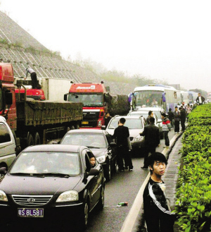9万多辆车挤爆京珠北