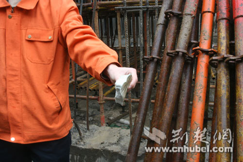 武汉东湖隧道施工方否认偷工减料(组图)