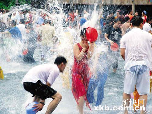傣人口族_傣泰民洗发族图片