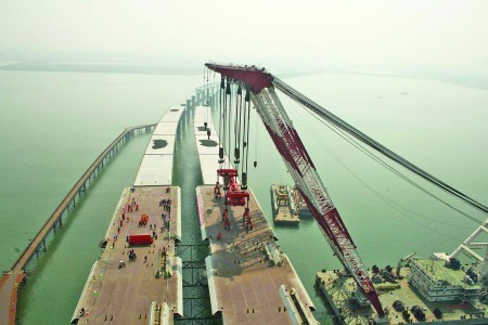 青岛海湾大桥三座通航孔桥全部合龙 7月底开始