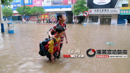 湖南强降雨期间遇特殊情况学校可停课(图)