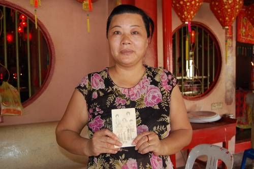 赴大马任潮州戏班戏子 中国妇女冀寻找失联姑