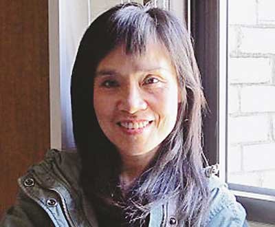 著名华裔女作家闵安琪近日带着透过虚构人物