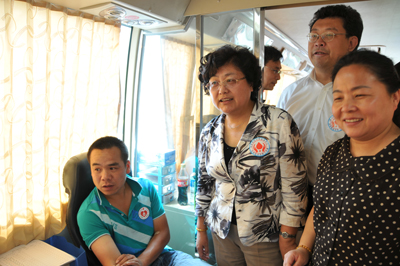 卫生系统青年参加6.14-世界献血者日志愿服务