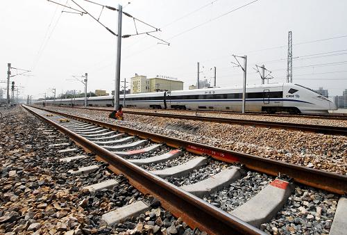 沪宁城际高铁开通运营 上海和南京同时相向发