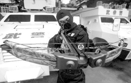 成都武警組建反恐中隊(duì)配備設(shè)備價(jià)值近千萬