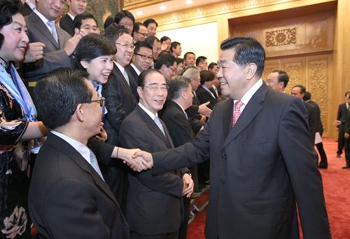 贾庆林会见香港中华厂商联合会访问团全体成员