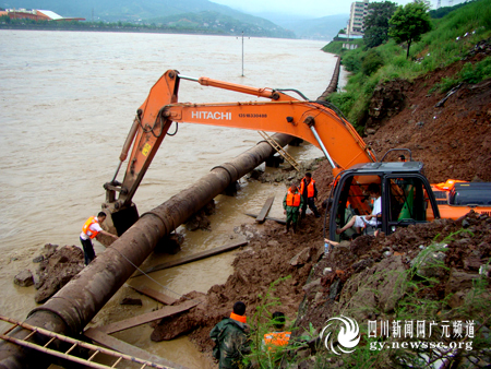 广元局部大暴雨主供水管道爆裂全城停水