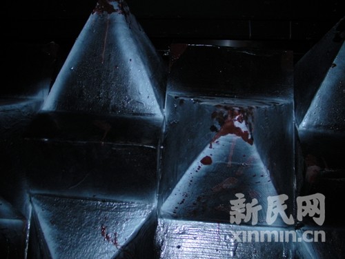 百年老仓库变身沪上最大万圣节鬼屋 游客称吓