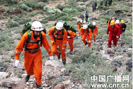 新疆阿克苏消防部队76小时救出355名被困群众