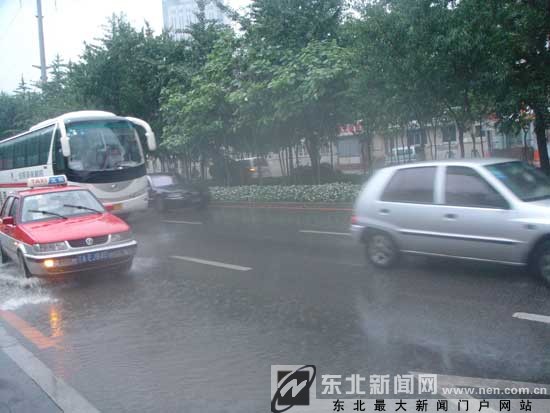 沈阳中心气象台今天发布暴雨最高等级红色预警