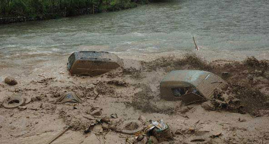 甘肃舟曲泥石流致80多人遇难2000多人失踪