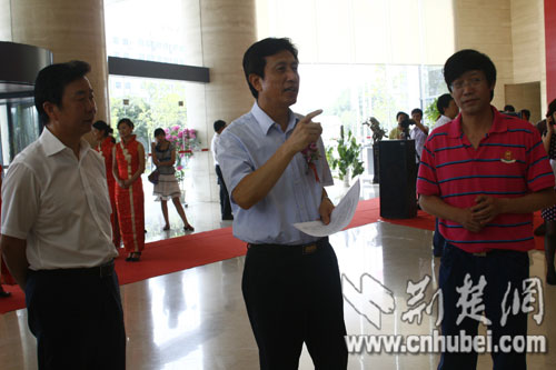 尹汉宁就任宣传部长首度亮相称赞本集团防汛和典型宣传抓的好