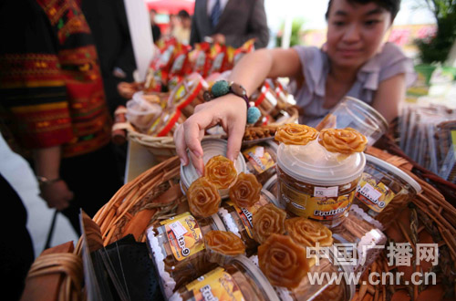 外国商人在北京最大蔬菜批发市场开卖"洋水果"