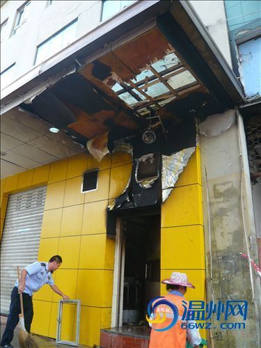 温州市区火车站对面金勺子餐厅发生火灾(图)