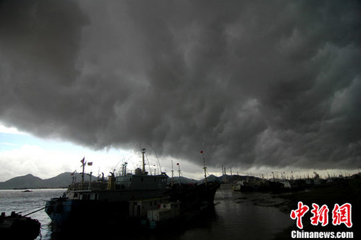 三大台风将袭中国东南沿海交通业拉响灾害预警