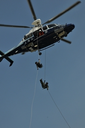 上海将建空中专业交警队伍飞行员安排国外培训