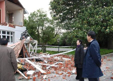 中国驻新西兰大使赴基督城地震灾区看望侨胞(图)