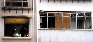 居民小区发生爆炸伤者躲在起火的屋里不肯出来