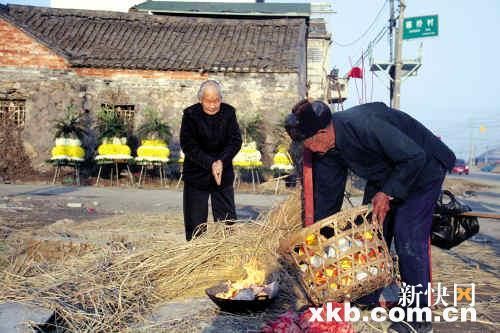 子女妻子证实钱云会在死亡前两天在别处过夜