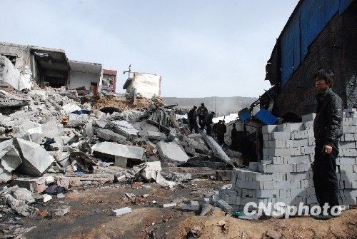 河南省伊川县白窑国民煤业有限公司2010年4月发生煤与瓦斯突出事故。中新社发 巩卫东 摄 河南省伊川县白窑国民煤业有限公司2010年4月发生煤与瓦斯突出事故。中新社发 巩卫东 摄