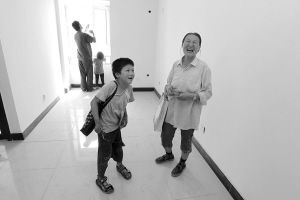 石市廉租房昨起集中交钥匙